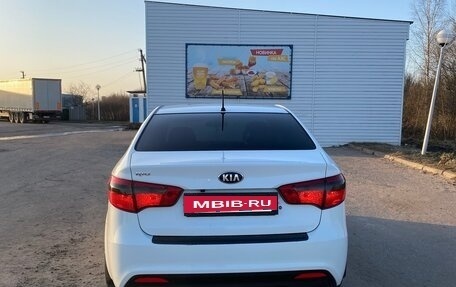 KIA Rio III рестайлинг, 2014 год, 855 000 рублей, 2 фотография