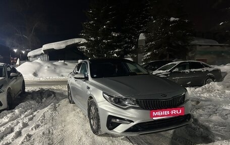 KIA K5 II, 2018 год, 1 700 000 рублей, 2 фотография