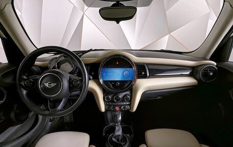 MINI Hatch, 2017 год, 2 197 000 рублей, 11 фотография