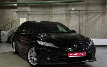 Toyota Camry, 2019 год, 3 050 000 рублей, 1 фотография