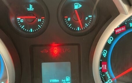 Chevrolet Cruze II, 2013 год, 800 000 рублей, 8 фотография