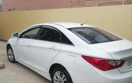 Hyundai Sonata VI, 2011 год, 1 050 000 рублей, 2 фотография