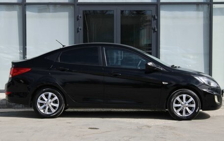 Hyundai Solaris II рестайлинг, 2013 год, 940 000 рублей, 5 фотография