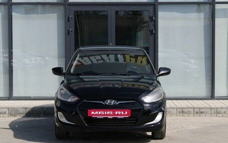 Hyundai Solaris II рестайлинг, 2013 год, 940 000 рублей, 2 фотография