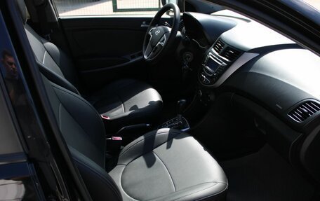 Hyundai Solaris II рестайлинг, 2013 год, 940 000 рублей, 19 фотография