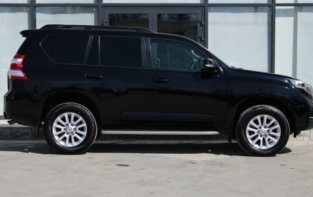 Toyota Land Cruiser Prado 150 рестайлинг 2, 2016 год, 4 030 000 рублей, 4 фотография