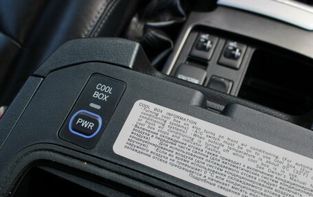 Toyota Land Cruiser Prado 150 рестайлинг 2, 2016 год, 4 030 000 рублей, 25 фотография