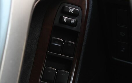 Toyota Land Cruiser Prado 150 рестайлинг 2, 2016 год, 4 030 000 рублей, 28 фотография