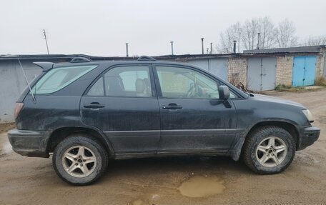 Lexus RX IV рестайлинг, 2000 год, 600 000 рублей, 9 фотография