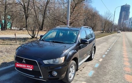 Mitsubishi Outlander III рестайлинг 3, 2011 год, 1 037 000 рублей, 2 фотография