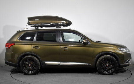 Mitsubishi Outlander III рестайлинг 3, 2017 год, 1 980 000 рублей, 4 фотография