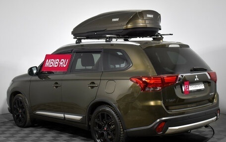 Mitsubishi Outlander III рестайлинг 3, 2017 год, 1 980 000 рублей, 7 фотография