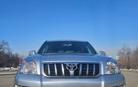 Toyota Land Cruiser Prado 120 рестайлинг, 2007 год, 2 000 000 рублей, 4 фотография