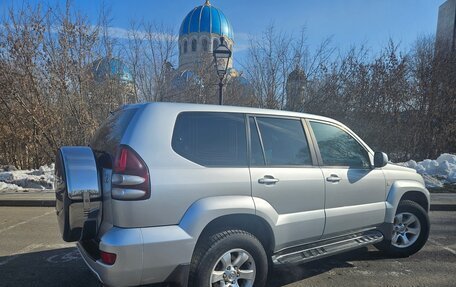 Toyota Land Cruiser Prado 120 рестайлинг, 2007 год, 2 000 000 рублей, 2 фотография