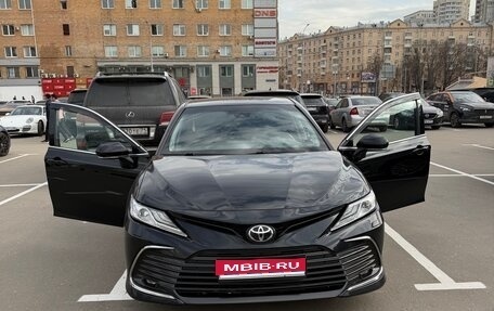Toyota Camry, 2021 год, 3 400 000 рублей, 1 фотография