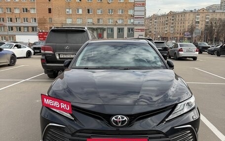 Toyota Camry, 2021 год, 3 400 000 рублей, 2 фотография