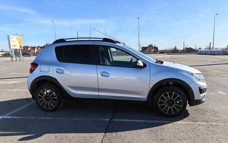 Renault Sandero II рестайлинг, 2014 год, 1 070 000 рублей, 4 фотография