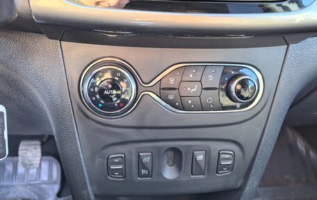 Renault Sandero II рестайлинг, 2014 год, 1 070 000 рублей, 17 фотография