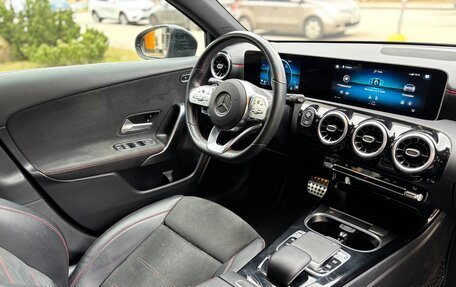 Mercedes-Benz A-Класс, 2019 год, 2 850 000 рублей, 6 фотография