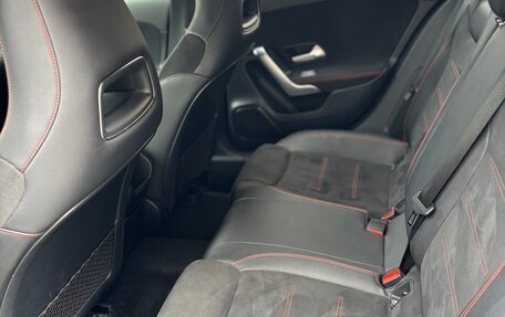 Mercedes-Benz A-Класс, 2019 год, 2 850 000 рублей, 9 фотография