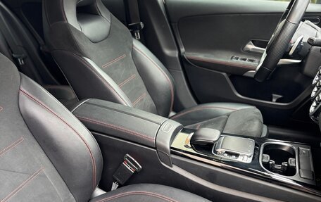 Mercedes-Benz A-Класс, 2019 год, 2 850 000 рублей, 8 фотография