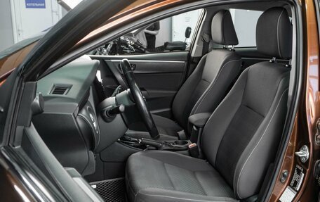 Toyota Corolla, 2018 год, 1 899 000 рублей, 10 фотография