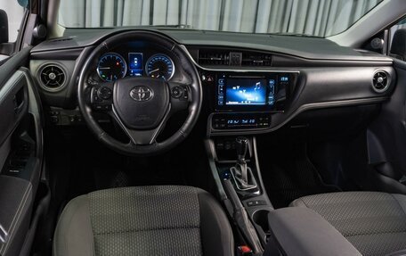 Toyota Corolla, 2018 год, 1 899 000 рублей, 6 фотография