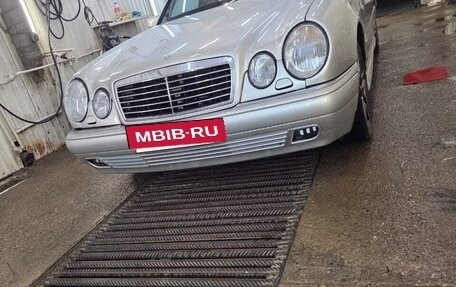 Mercedes-Benz E-Класс, 1997 год, 500 000 рублей, 4 фотография