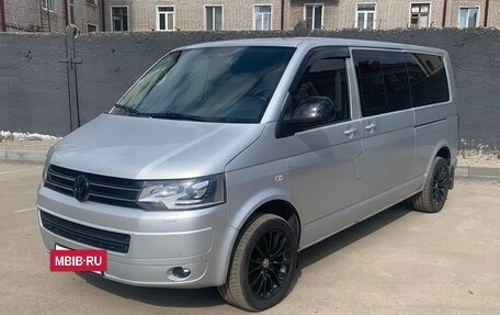 Volkswagen Multivan T5, 2012 год, 2 050 000 рублей, 2 фотография