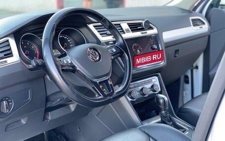 Volkswagen Tiguan II, 2018 год, 2 200 000 рублей, 8 фотография