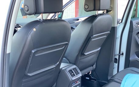 Volkswagen Tiguan II, 2018 год, 2 200 000 рублей, 14 фотография