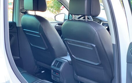 Volkswagen Tiguan II, 2018 год, 2 200 000 рублей, 16 фотография