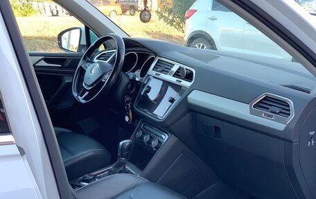 Volkswagen Tiguan II, 2018 год, 2 200 000 рублей, 12 фотография