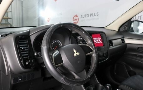 Mitsubishi Outlander III рестайлинг 3, 2016 год, 1 500 000 рублей, 7 фотография