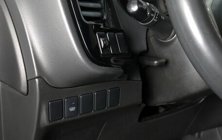 Mitsubishi Outlander III рестайлинг 3, 2016 год, 1 500 000 рублей, 11 фотография