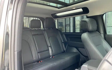 Land Rover Defender II, 2023 год, 11 230 077 рублей, 14 фотография