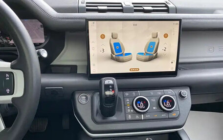 Land Rover Defender II, 2023 год, 11 230 077 рублей, 16 фотография