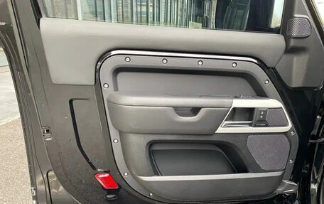 Land Rover Defender II, 2023 год, 11 230 077 рублей, 17 фотография