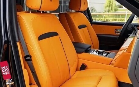 Rolls-Royce Cullinan, 2023 год, 68 000 000 рублей, 6 фотография