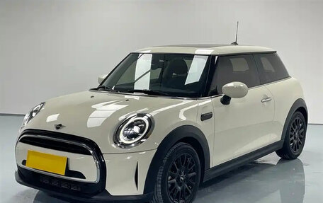 MINI Hatch, 2022 год, 2 026 777 рублей, 2 фотография