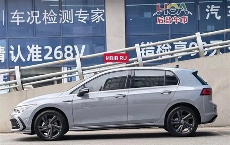 Volkswagen Golf VIII, 2023 год, 1 800 888 рублей, 3 фотография