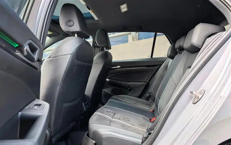 Volkswagen Golf VIII, 2023 год, 1 800 888 рублей, 13 фотография