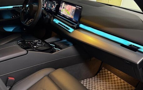 BMW 5 серия, 2024 год, 8 300 000 рублей, 15 фотография