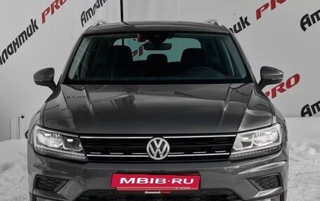 Volkswagen Tiguan II, 2019 год, 2 780 000 рублей, 2 фотография