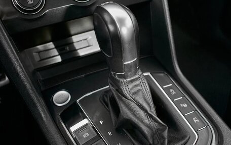 Volkswagen Tiguan II, 2019 год, 2 780 000 рублей, 19 фотография