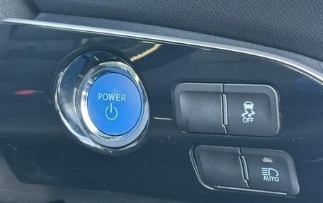 Toyota Prius IV XW50, 2022 год, 1 620 555 рублей, 14 фотография