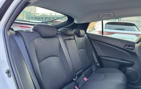 Toyota Prius IV XW50, 2022 год, 1 620 555 рублей, 27 фотография