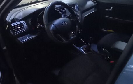 KIA Rio III рестайлинг, 2013 год, 750 000 рублей, 3 фотография