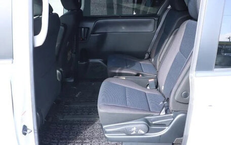 Toyota Noah III, 2016 год, 1 832 007 рублей, 15 фотография