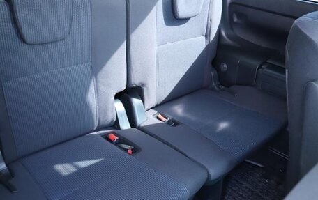 Toyota Noah III, 2016 год, 1 832 007 рублей, 17 фотография